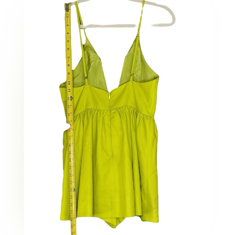 MISS AVENUE Lime Green Skort Romper Deep Plunge Neck Line Statement Piece Size M - Picture 3 of 7